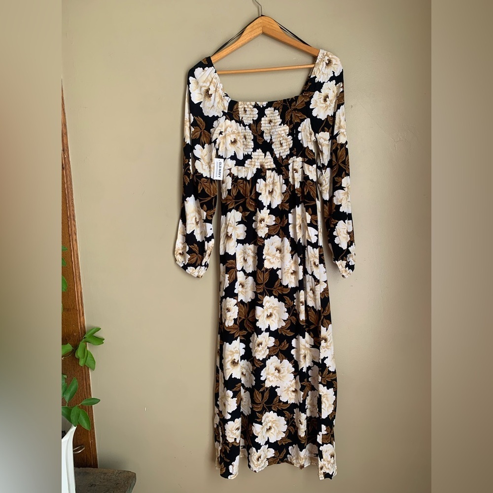 Old Navy Floral Smocked Maxi Dress Black Brown White Size Medium Empire NWT - Picture 7 of 10